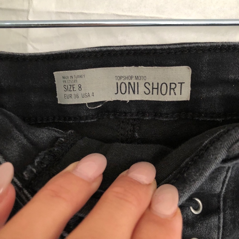 TopShop Shorts - Picture 2 of 3